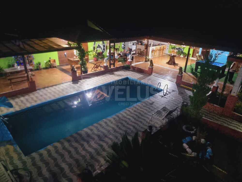 Chácara à venda com 5 quartos, 3000m² - Foto 1