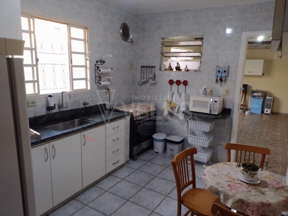 Casa à venda com 3 quartos, 166m² - Foto 4