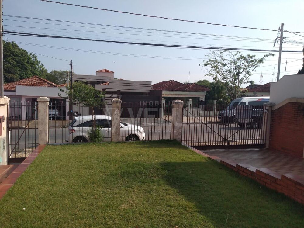 Casa à venda com 3 quartos, 255m² - Foto 1