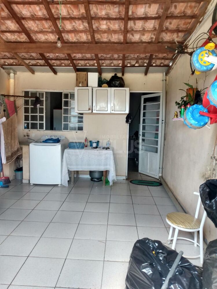 Casa à venda com 3 quartos, 242m² - Foto 5