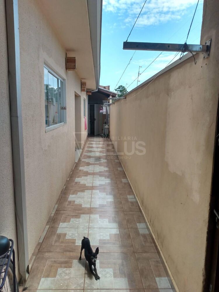 Casa à venda com 3 quartos, 242m² - Foto 11