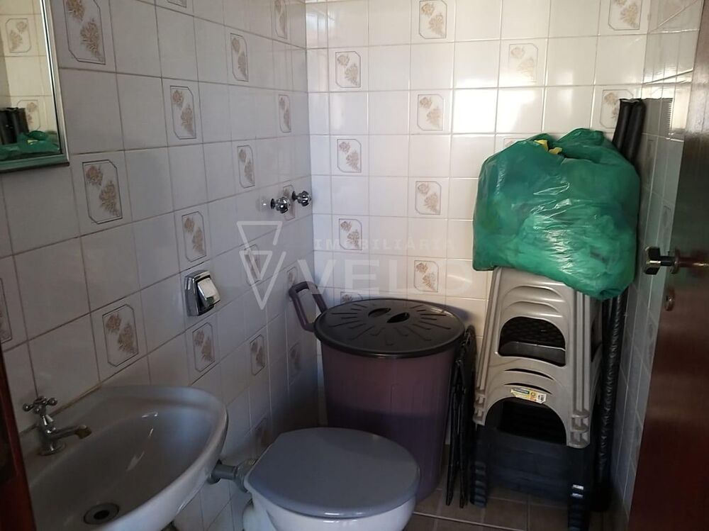 Casa à venda com 3 quartos, 250m² - Foto 2