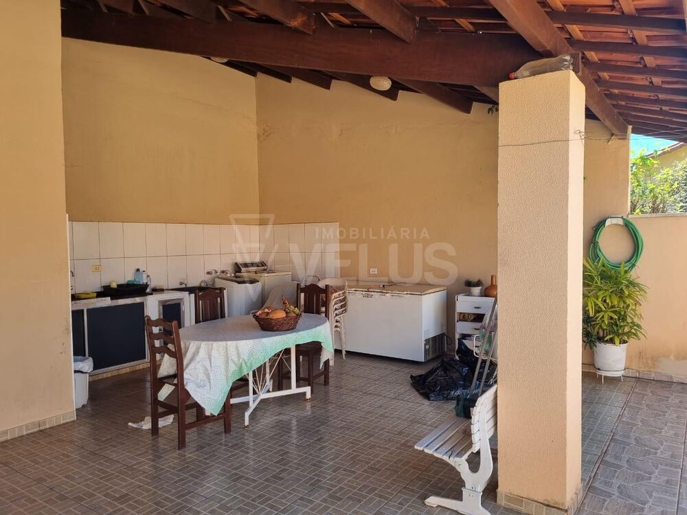 Casa à venda com 2 quartos, 203m² - Foto 5