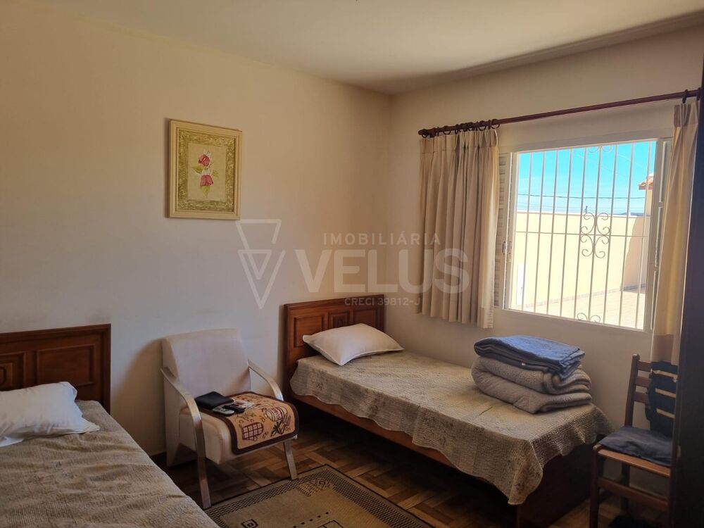 Casa à venda com 2 quartos, 203m² - Foto 2