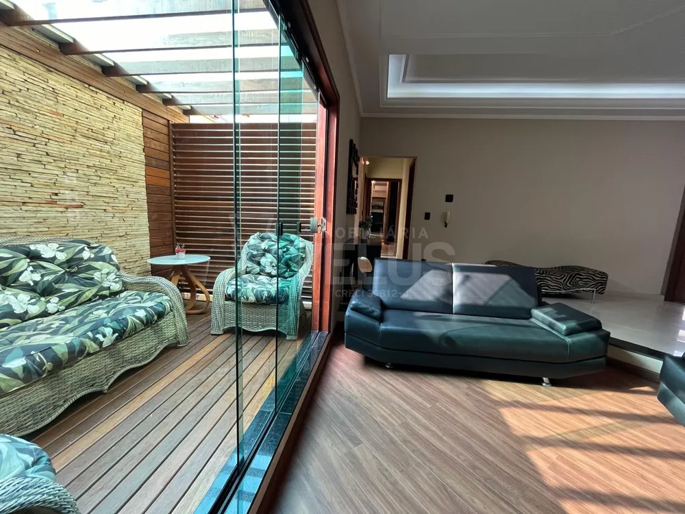 Casa, 3 quartos, 197 m² - Foto 2