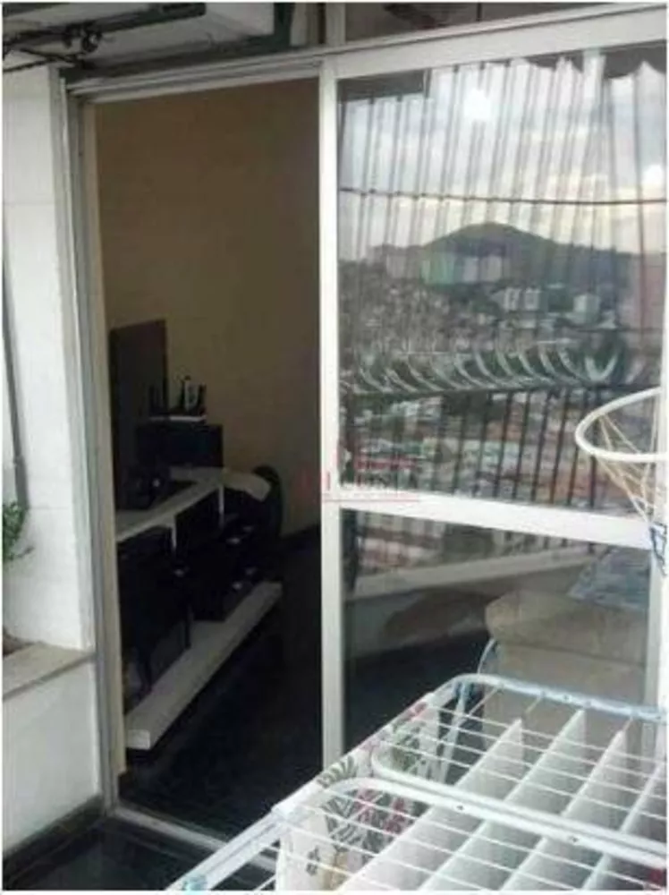 Apartamento à venda com 2 quartos, 80m² - Foto 4