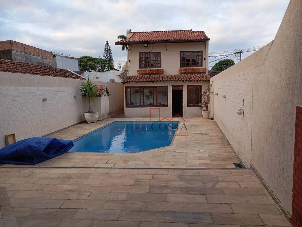 Casa, 4 quartos, 294 m² - Foto 1