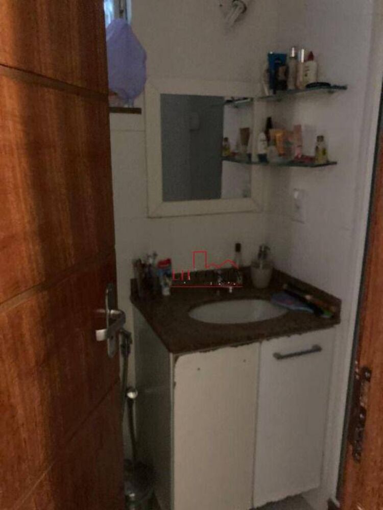 Apartamento à venda com 2 quartos, 70m² - Foto 2