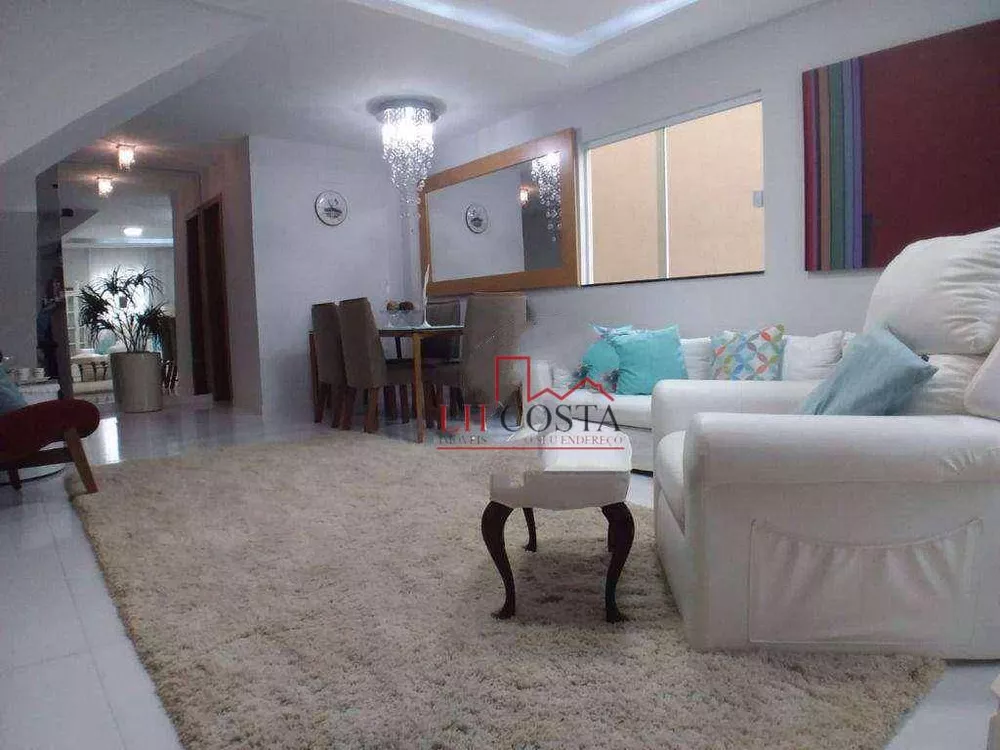 Casa, 4 quartos, 180 m² - Foto 1