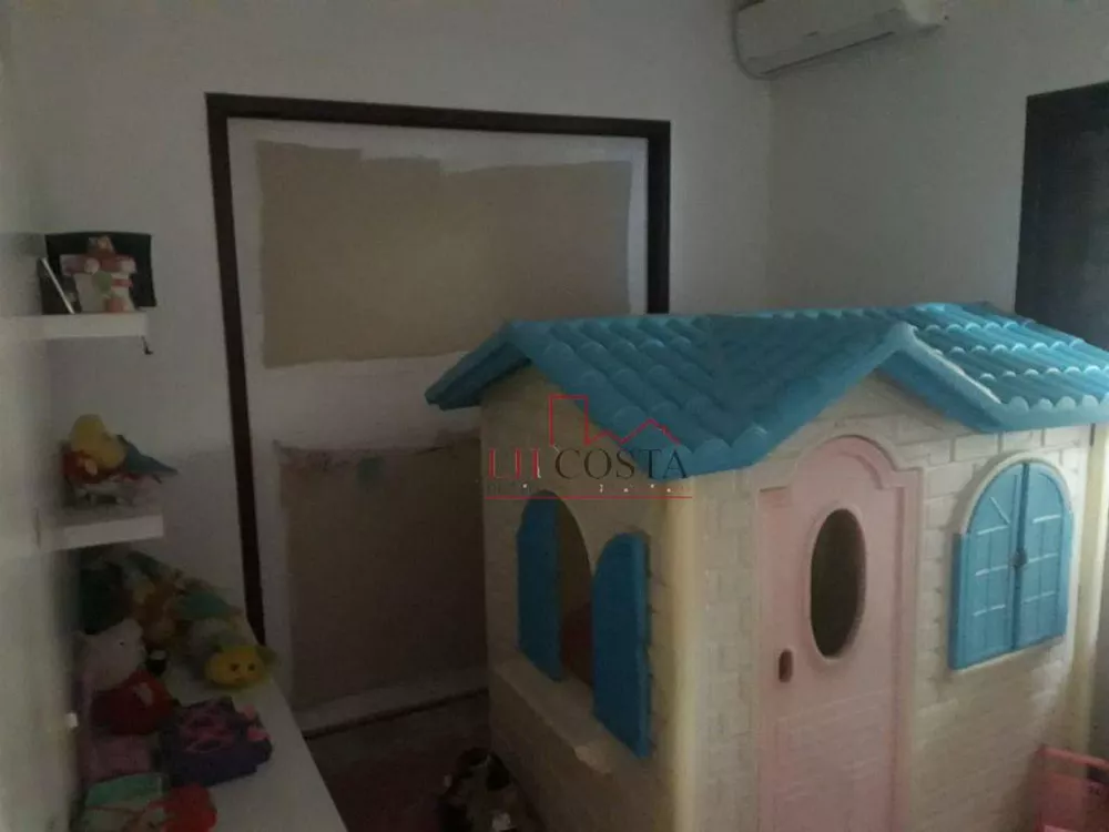 Casa, 3 quartos, 270 m² - Foto 15