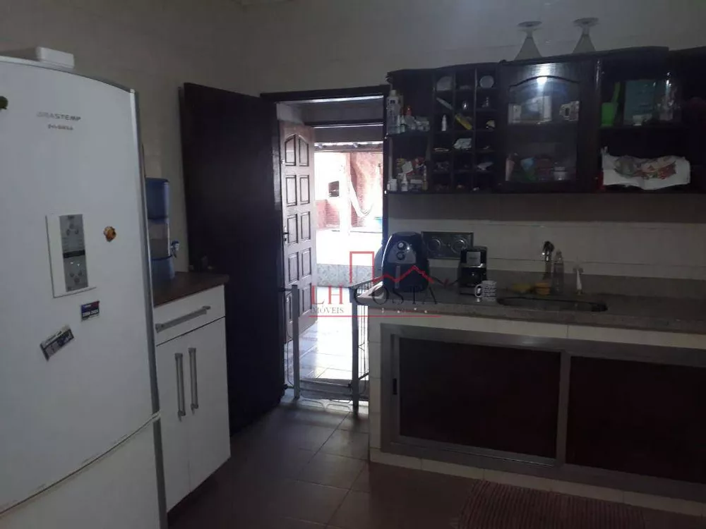 Casa, 3 quartos, 270 m² - Foto 11