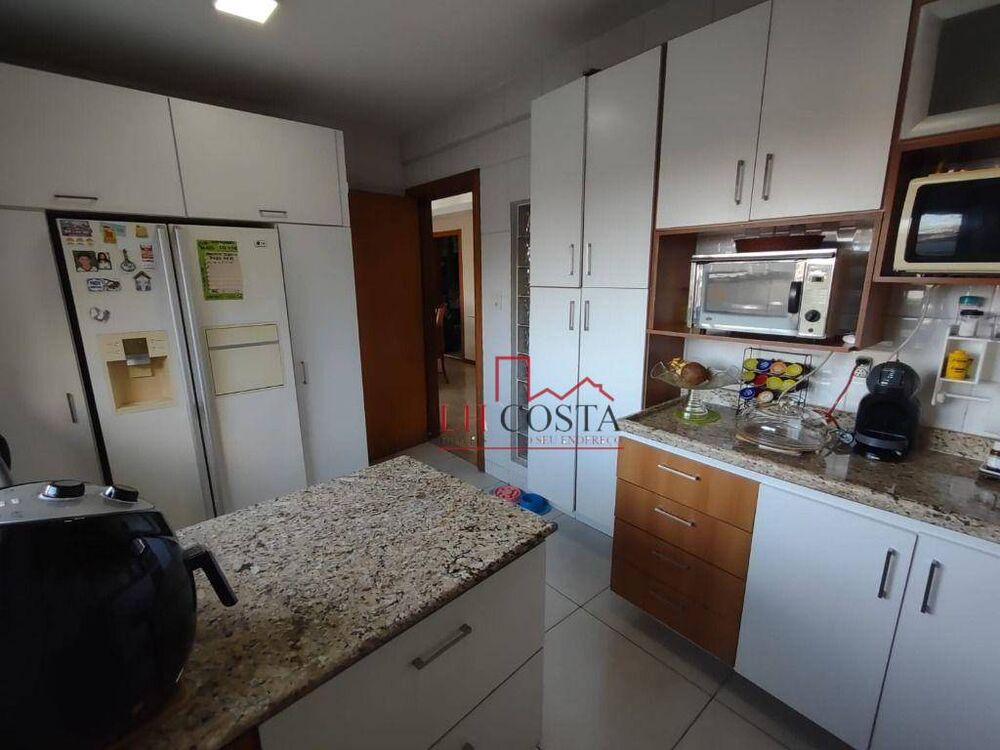 Casa à venda com 3 quartos, 188m² - Foto 2