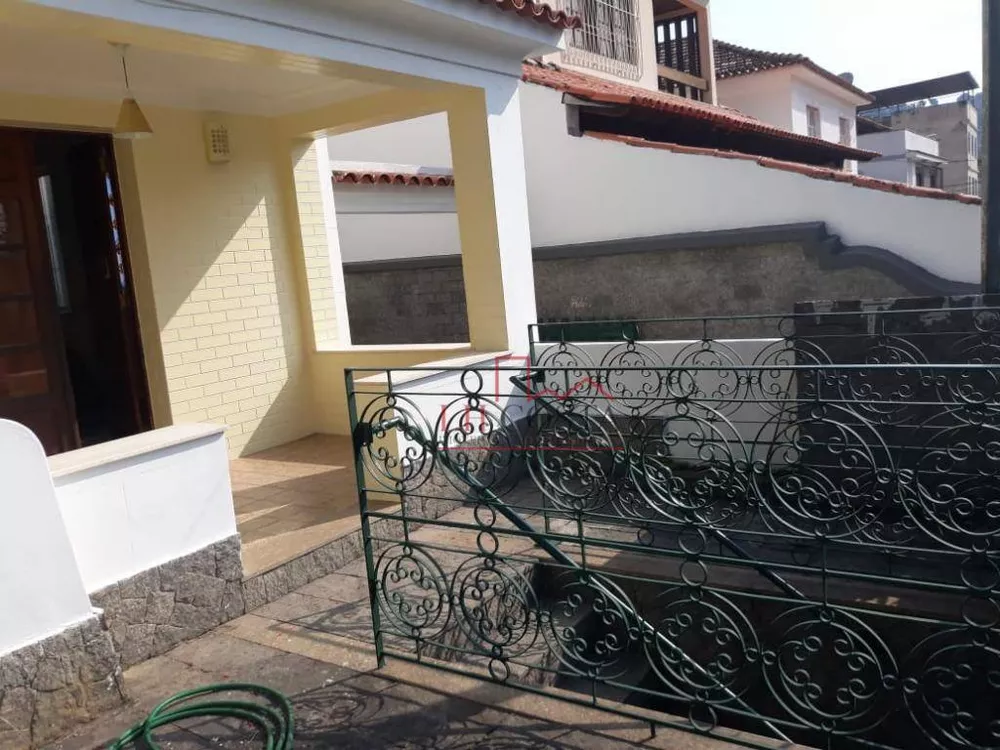 Casa, 5 quartos, 258 m² - Foto 3