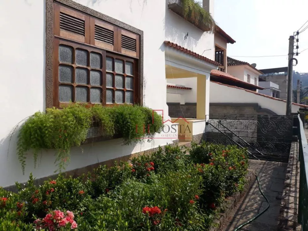 Casa, 5 quartos, 258 m² - Foto 2