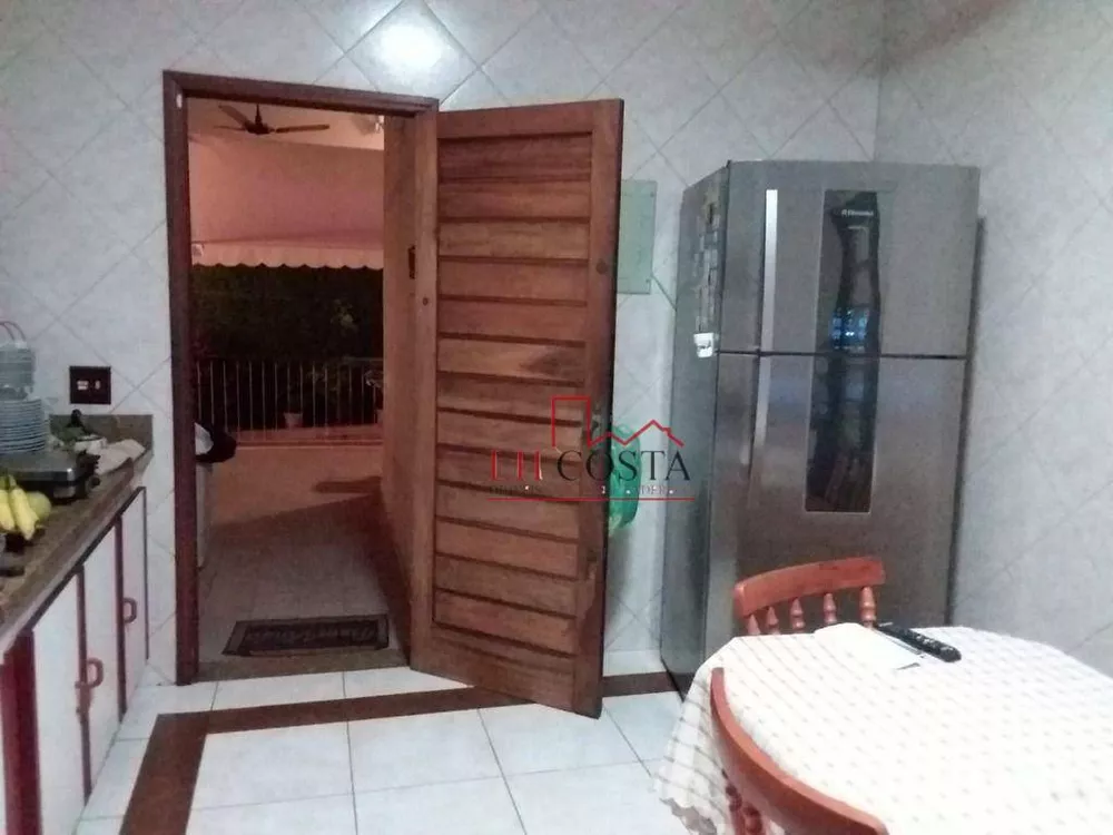 Casa, 3 quartos, 200 m² - Foto 27