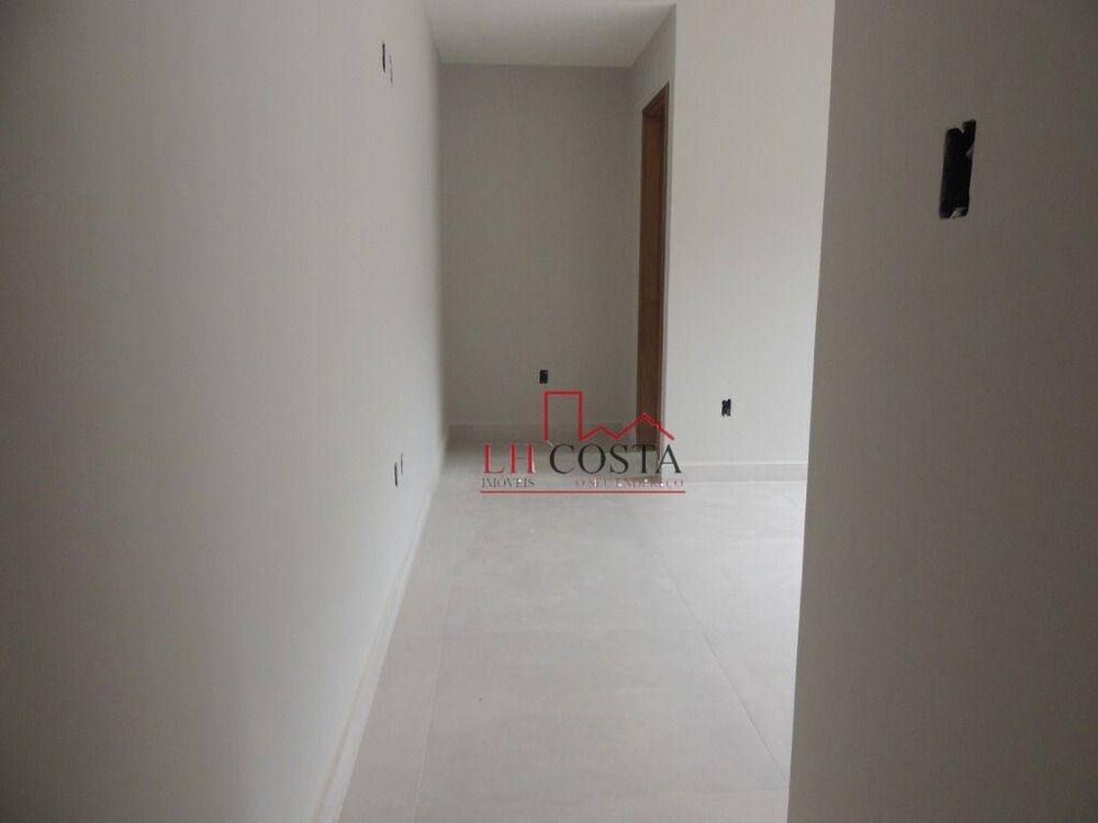 Casa à venda com 3 quartos, 146m² - Foto 1