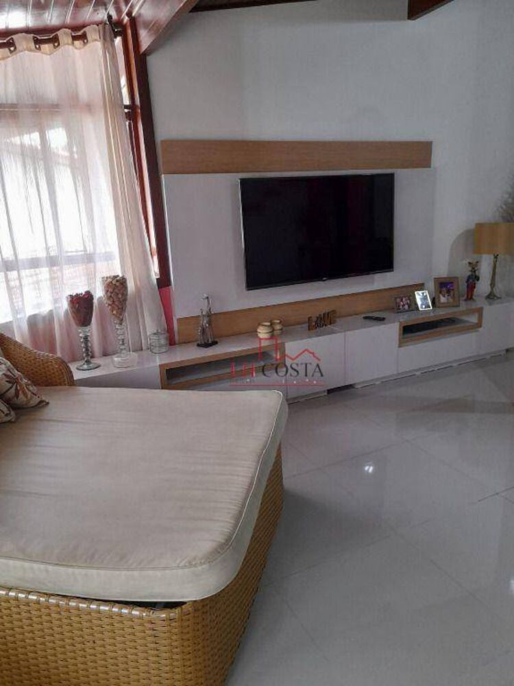 Casa, 6 quartos, 295 m² - Foto 1