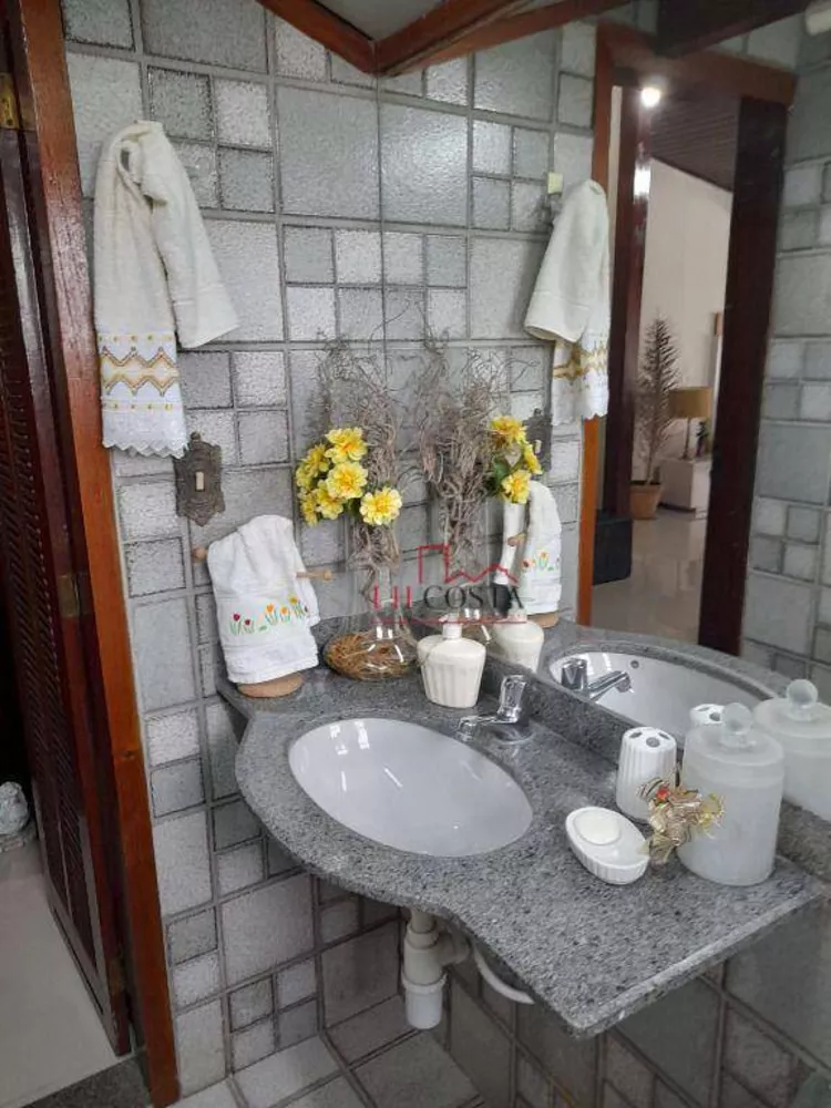 Casa, 6 quartos, 295 m² - Foto 35