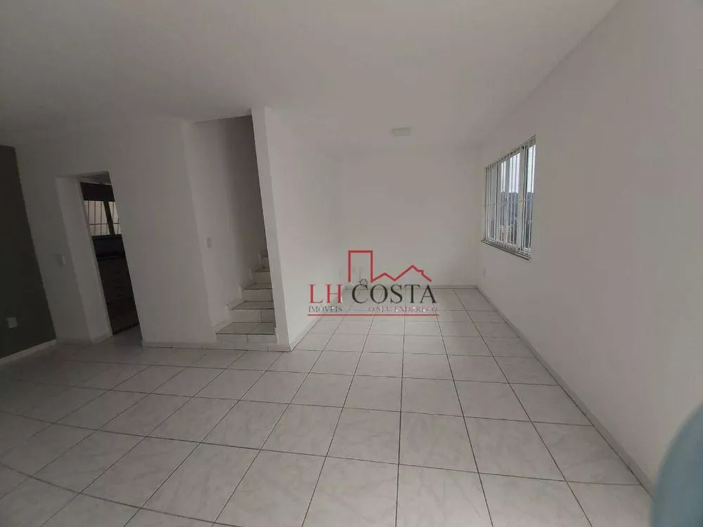 Casa à venda com 3 quartos, 93m² - Foto 4