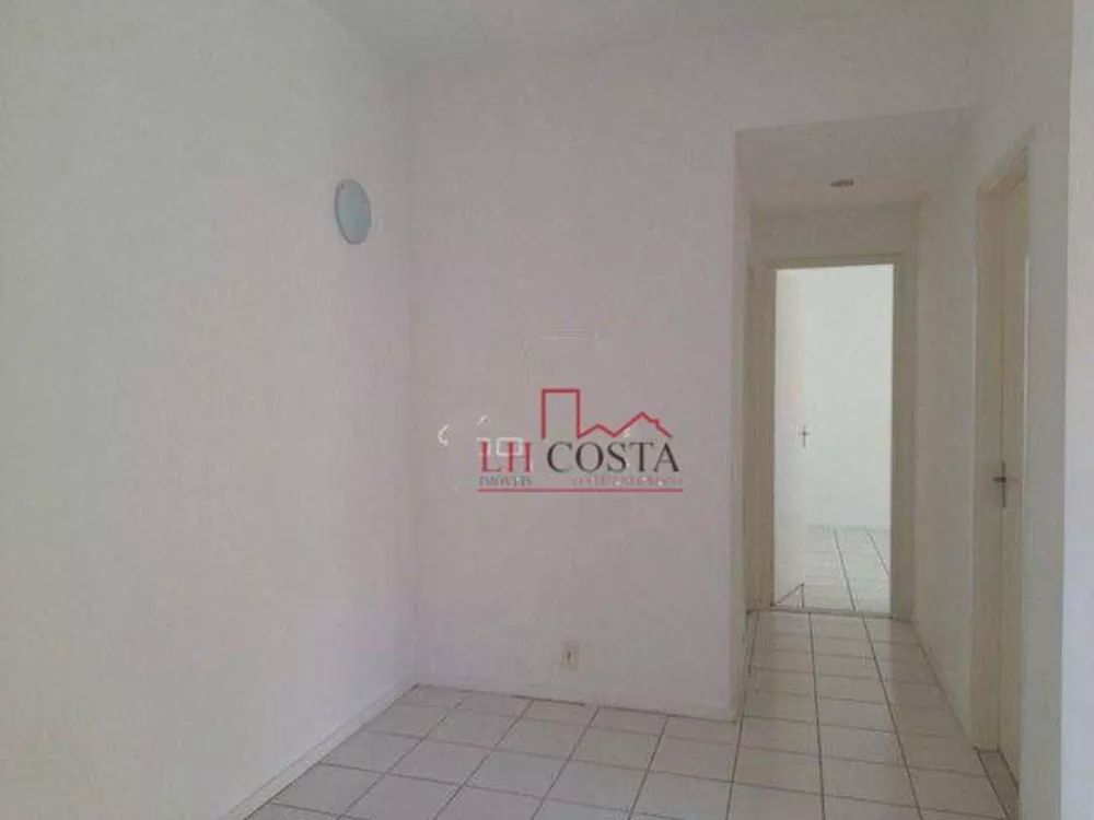 Apartamento à venda com 2 quartos, 65m² - Foto 4