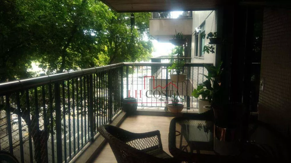 Apartamento, 3 quartos, 130 m² - Foto 1