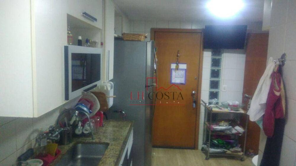 Apartamento à venda com 3 quartos, 130m² - Foto 2