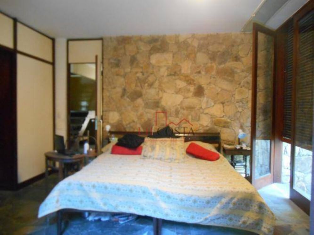 Casa à venda com 3 quartos, 450m² - Foto 2