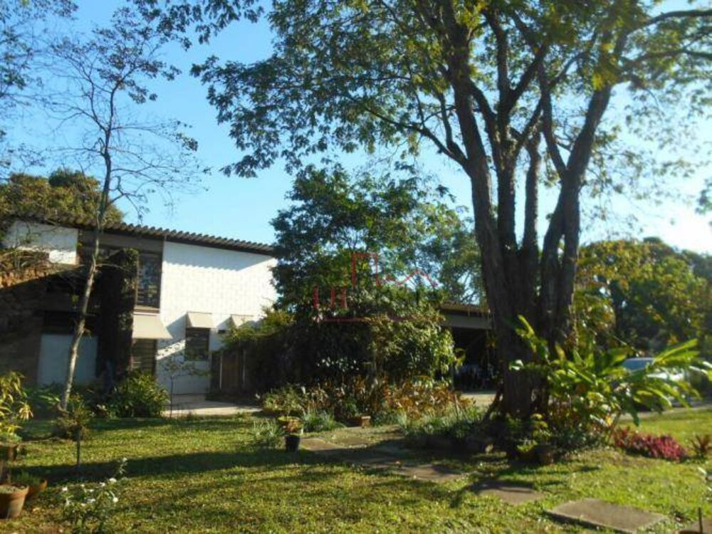 Casa à venda com 3 quartos, 450m² - Foto 1