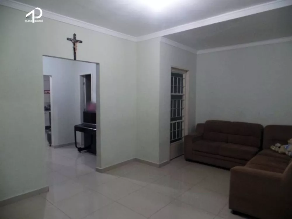 Casa à venda com 3 quartos, 110m² - Foto 1