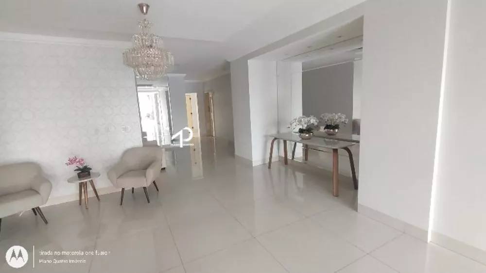 Apartamento à venda com 3 quartos, 210m² - Foto 4