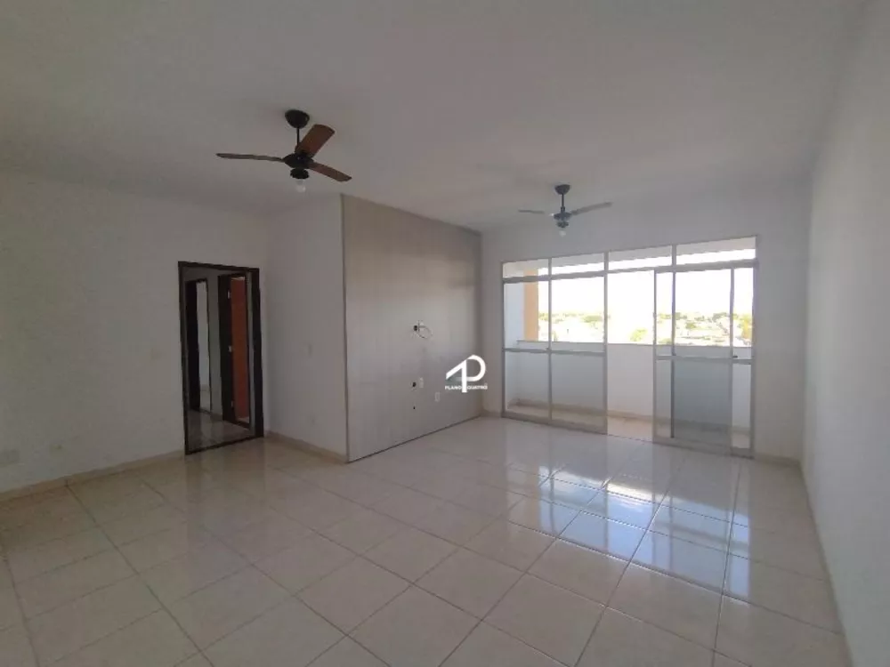 Apartamento à venda com 3 quartos, 118m² - Foto 1