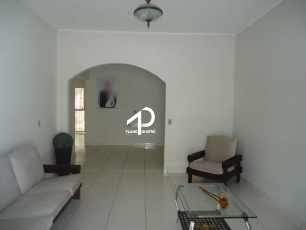 Casa à venda com 2 quartos, 260m² - Foto 2