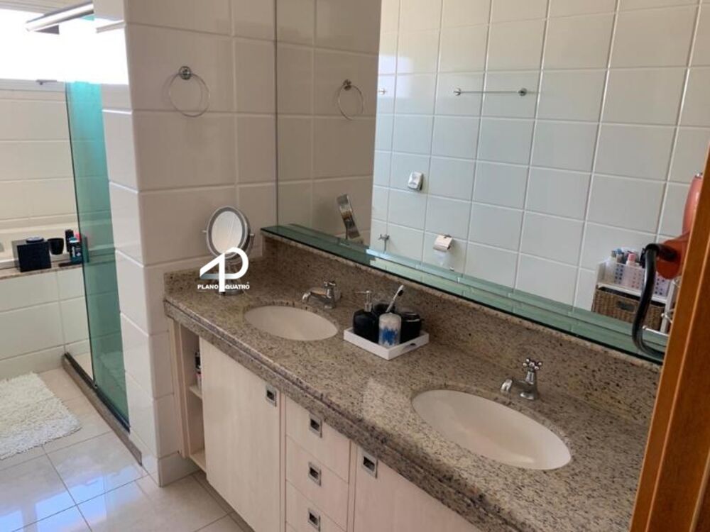 Apartamento, 3 quartos, 225 m² - Foto 1