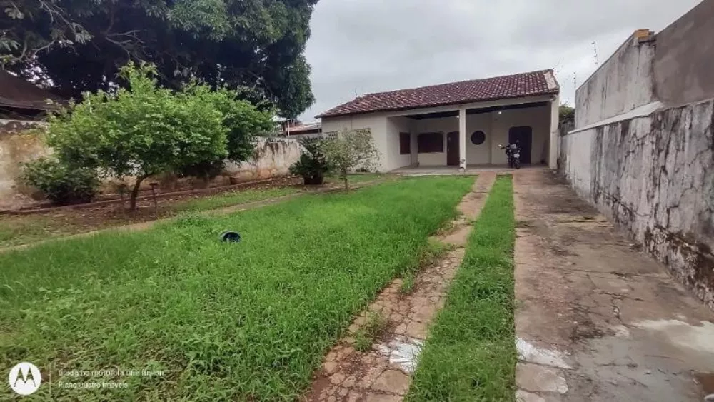 Casa à venda com 2 quartos, 100m² - Foto 1