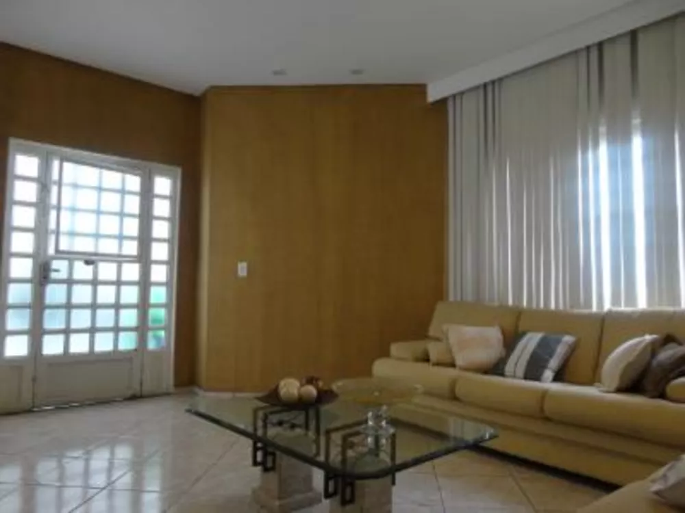 Casa à venda com 4 quartos, 388m² - Foto 2