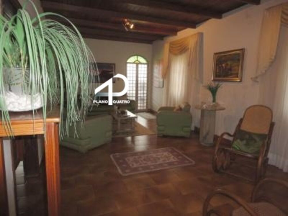 Casa à venda com 4 quartos, 278m² - Foto 3