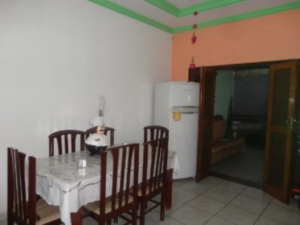 Casa à venda com 6 quartos, 300m² - Foto 3