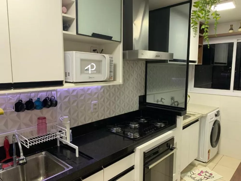 Apartamento à venda com 2 quartos, 70m² - Foto 2