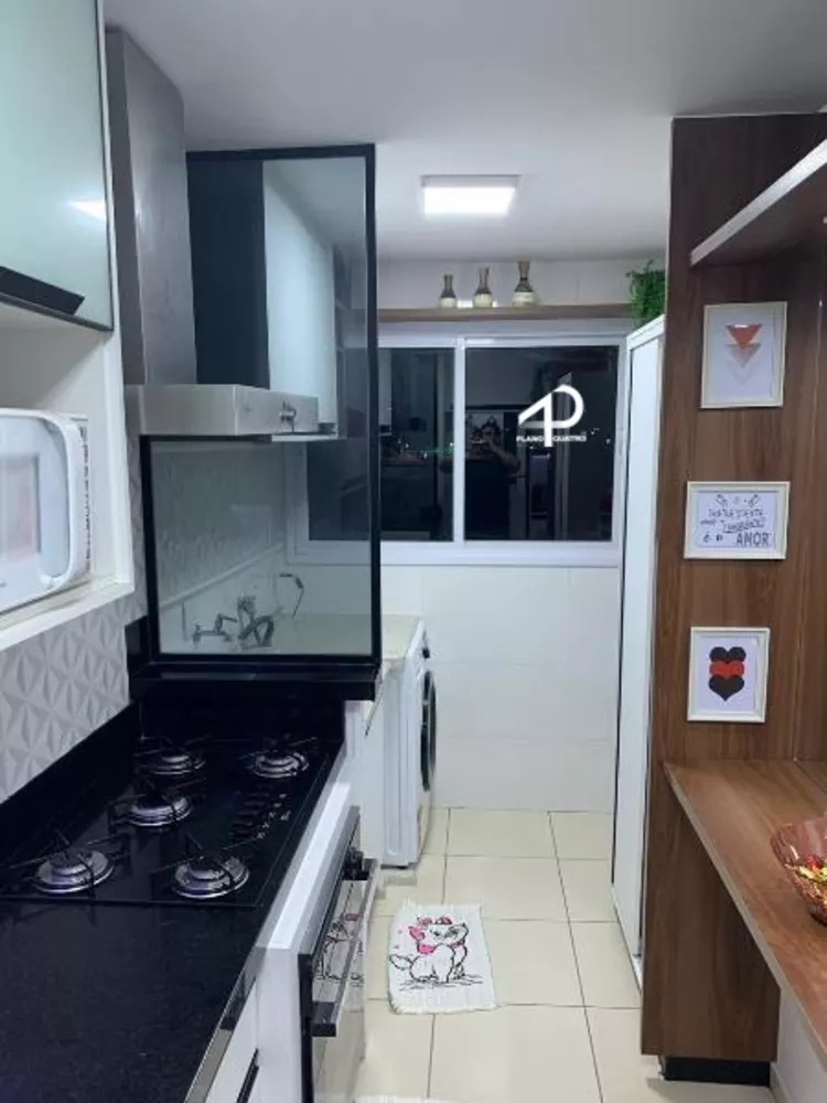 Apartamento à venda com 2 quartos, 70m² - Foto 3