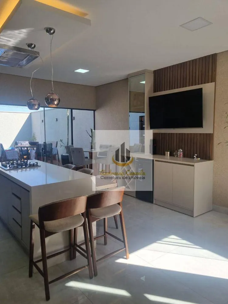Casa, 3 quartos, 169 m² - Foto 1