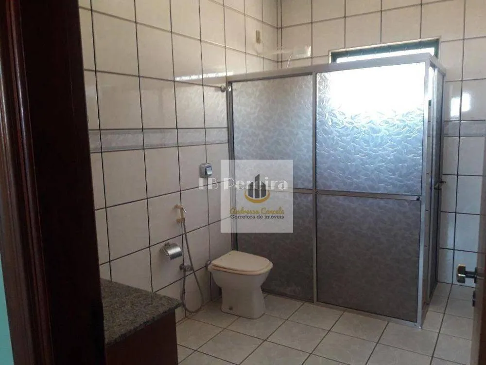 Chácara, 4 quartos, 8165 m² - Foto 1