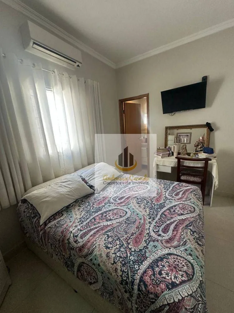 Casa, 4 quartos, 250 m² - Foto 3
