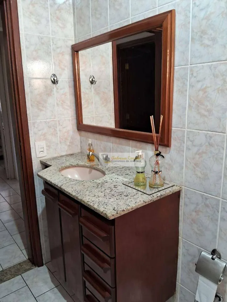 Casa, 4 quartos, 240 m² - Foto 1