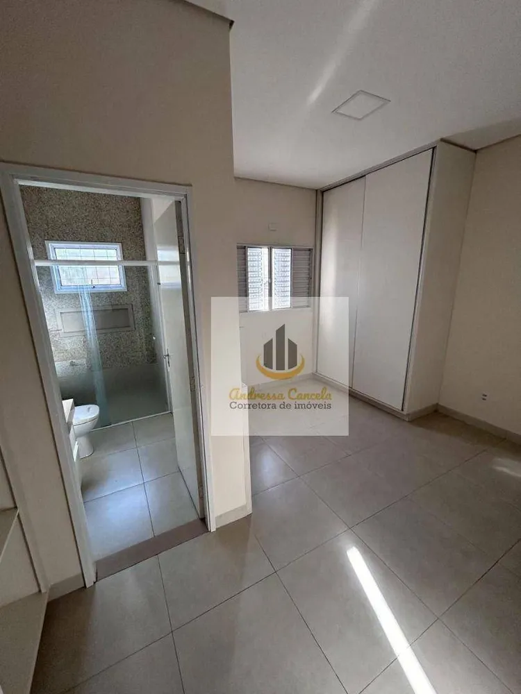 Casa, 3 quartos, 220 m² - Foto 2
