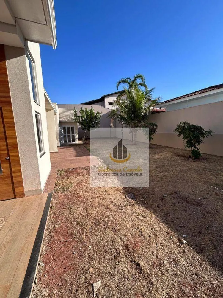 Casa, 3 quartos, 220 m² - Foto 1