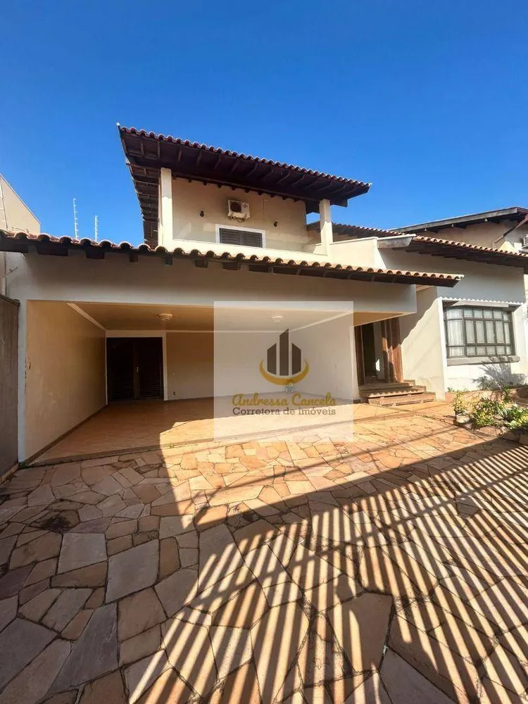 Sobrado, 3 quartos, 400 m² - Foto 1