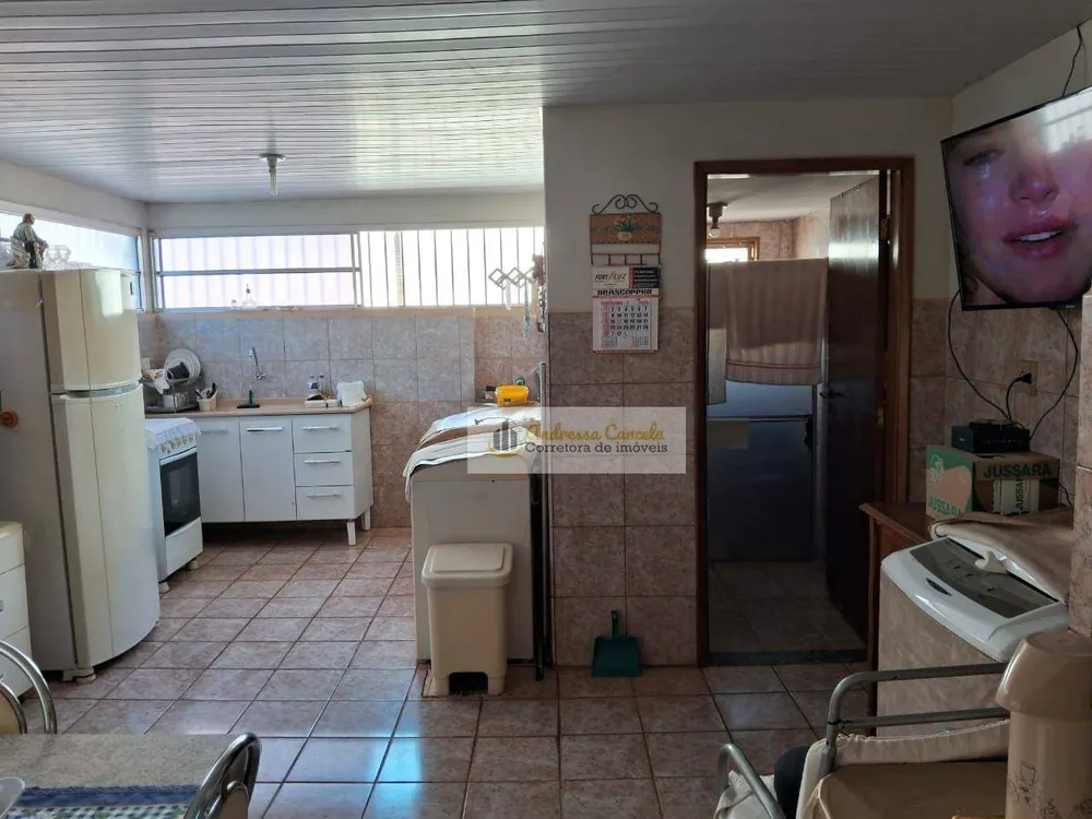 Casa, 4 quartos, 240 m² - Foto 4
