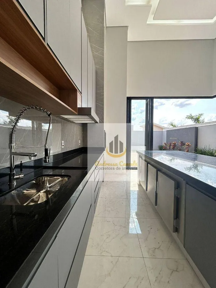 Casa, 3 quartos, 251 m² - Foto 2