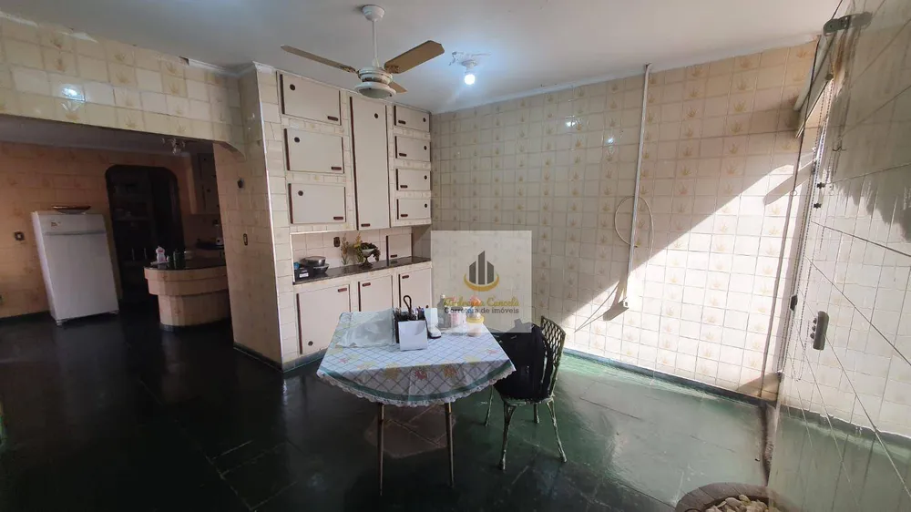 Casa, 3 quartos, 272 m² - Foto 1