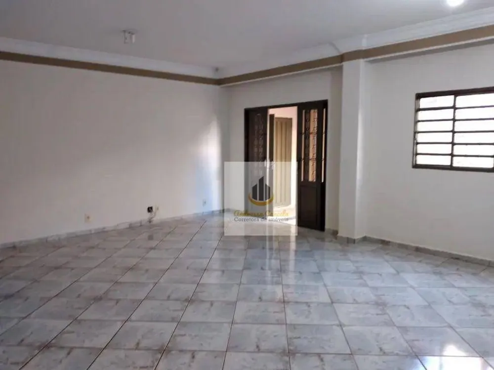 Casa, 3 quartos, 226 m² - Foto 2